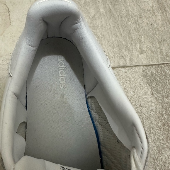 ADIDAS Womens superstar sneakers- US 6 - Picture 4 of 5